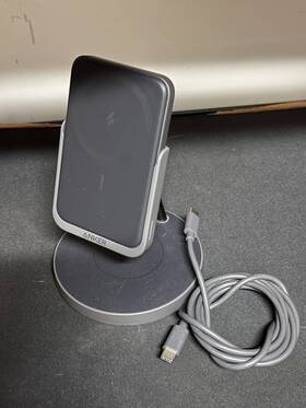 Anker 571411189913 633 Maggo Charging Station Portable Charger Magnetic Wireless Used