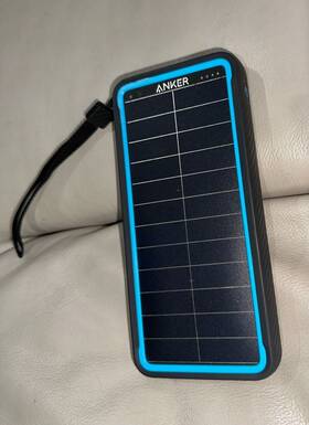 A1640 Anker Powercore Solar 10000 Battery Bank Dual Usb Charger. 2 Usbb Iq