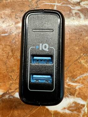 A2023 Anker Powerport Elite 2 24w Usb Wall Charger Poweriq