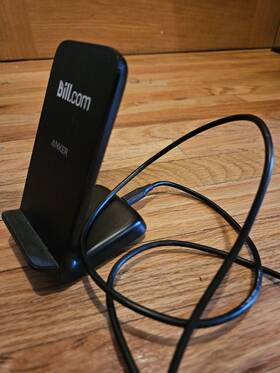 A2524 Anker Powerwave Fast Wireless Charger Stand Qi-certified