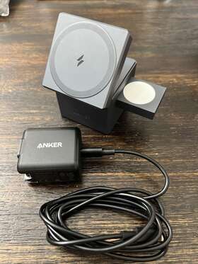 Y1811 Anker Genuine 3-in-1 Cube With Magsafe Preowned