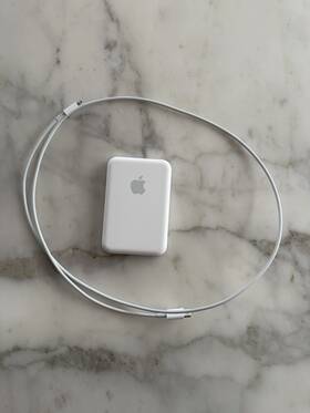 Apple 000325478902 Magsafe Power Bank 5000mah Wireless And Portable Charger For Iphone Cable