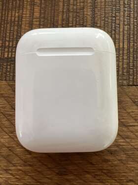 A1602 Apple 195893705191 Airpods Replacement Charging Case - Good Condition 1st And 2nd Gen