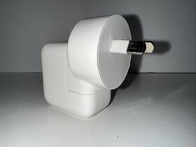A1402 Apple Genuine Oem 5w Usb Power Adapter 2011- Au