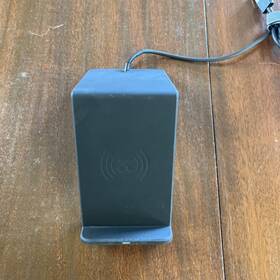 At1237 Atomi Wireless Charge Stand Lot Of 4