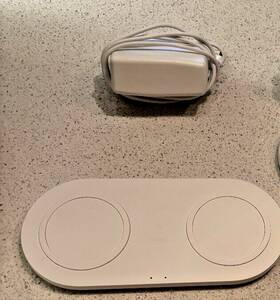 1748277 Belkin Boostcharge - Wireless Charging Dual Pads 10w Each