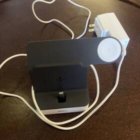 F8j200 Belkin Powerhouse Black White 2-in-1 Charge Dock For Apple Watch And Iphone