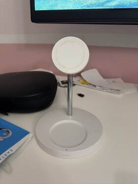 Wiz010btbk Belkin Boost Charge Pro 2-in-1 Magsafe Wireless Charger Stand White
