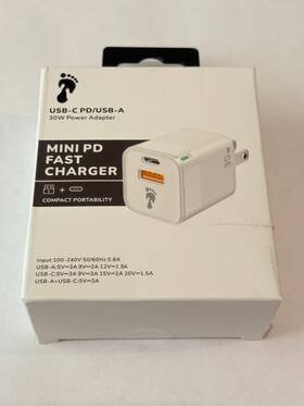 Wc-csq-30cube-wh Cellsquatch 854636005348 New Sealed Mini Pd Fast Charger 30w Usb-c Usb-a