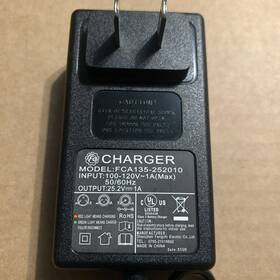 Fca135-252010 Charger Fca135252010 Ac Adapter For Darkiron Em31 Percussion Massage Gun 25.2 V