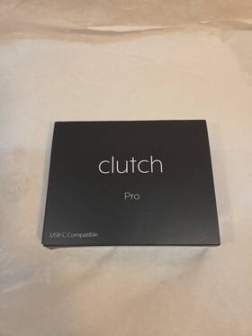 Clutch 860010265024 Brand New Pro Iphone And Android Charger Magnetic Black Usb-c Powerbank