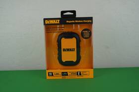 Dewalt 826341046305 Heavy Duty Magnetic Power Bank 5 000mah Rugged Wireless Portable Charger