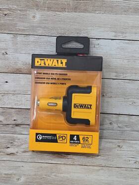 Dxma1419009 Dewalt #dxma1419009 4 Port Mobile Usb Pd Charger Type C 62 Watts Fast Z