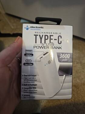 Electronic 793897137477 Dual Port Usb And Usb-c Power Bank 3600mah With Flashlight