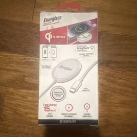 Wcp119 Energizer Qi 15w Magsafe Compatible Magnetic Wireless Charger Usb-c White