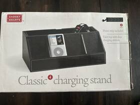Gadget Smarts 897285002016 Classic Charging Stand Valet With Power Strip - New In Box