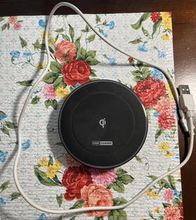 Ns-mwpc2 Insignia Nsmwpc2 10w Wireless Charging Pad With Cable