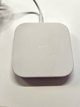 Pr0004 Logitech White Powered 10w Wireless Charging Pad For Iphone Android And Qi