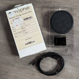401302687 Mophie Qi Universal Wireless Rapid Charge Stream Pad For Apple And Android Phones