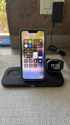 403108005 Mophie 3-in-1 Magsafe Charger Stand For Iphone Airpods And Apple Watch Black