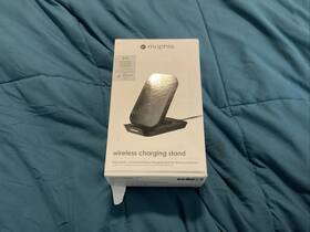 Mophie 848467097634 Wireless Charging Stand Device Fast Charge For Airpods Iphone