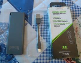 Powered By Pugs 608707164157 2 Sealed Portable Charger Power Banks 2.1a 6000 Mah 415 Black/white