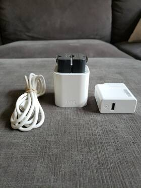 Ring 886389212841 Charging Station With 2-pack Quick Release Battery Pack Bundle - Excellent