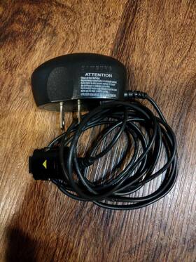 Tad137vbe Samsung Wall Charger Adapter Model 5.0v 100-240 Vac 0.7a - Black