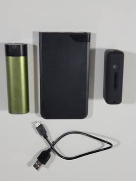 16wms126-blu Slim Pack Set Of 3 Power Bank Battery Dual Design Usb Charger Used Tested