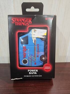 Stranger Things 600086414786 The Squawk Van 4000mah Power Bank Wsqk Radio Netflix