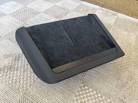 1615868-00-d Tesla 1607702-98-b 2021-25 Model S X Black Wireless Phone Charger