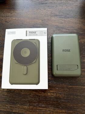 The Ridge Wallet 810171782212 Magnetic Power Bank Matte Olive Green 10000 Mah Preowned