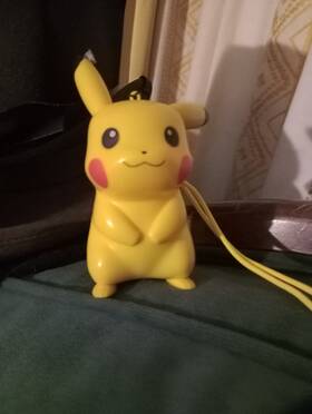 01882 Thinkgeek Pok Mon Pikachu Portable Charger Usb Cell Phone Battery Tablet Batteries