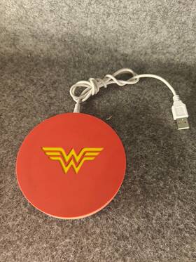 Tylt 4159m Wireless Charger Preowned Wonder Woman 10w Fast Charge Usb Pad