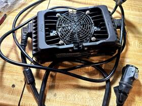 Qlchg1000w Ultra Surron Bee Charger 85v 12a Us Version 120 V