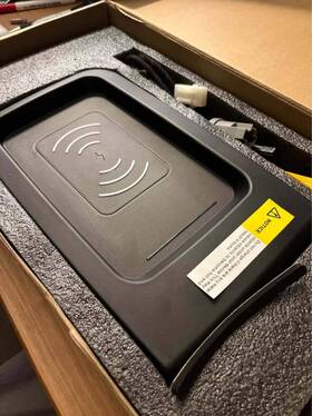 Cswc1518 Xipoo 15w Fast Wireless Charger Pad Full Console Chevy Silverado / Gmc Sierra