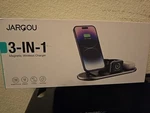 Jargou 3-IN-1 Magnetic Wireless Charger Foldaway For Apple Black. Fixed Price $10.00.