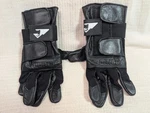Hillbilly Wrist Guard Gloves Black Full Finger Skater Leather Small. Fixed Price $19.00.