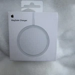 Apple Magsafe Wireless Charger Type W/fast Charging For Iphone (MHXH3ZA/A). Fixed Price $19.04.