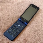 Kyocera Gratina KYF39 Deep Blue Unlocked Android Flip Phone English Ready. Fixed Price $110.00.